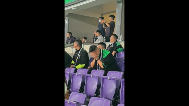 王鈺棟凌空斬終結五輪不勝，浙江副總看臺淚崩