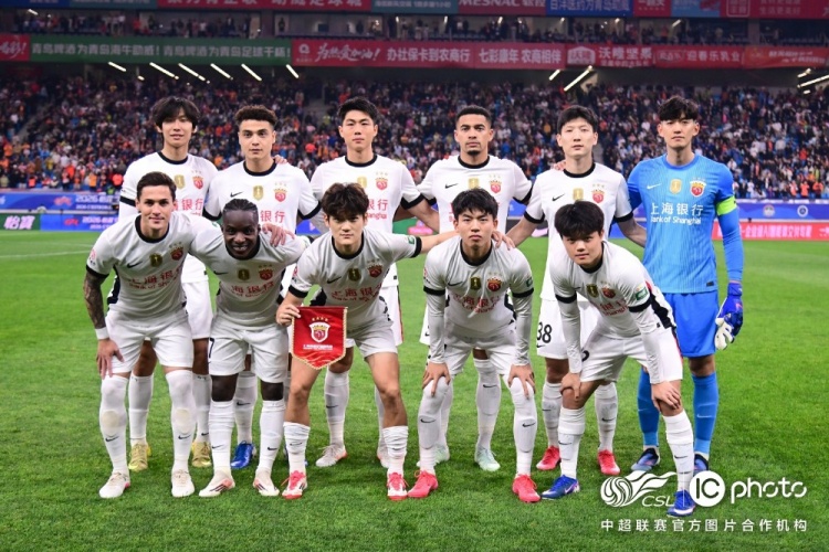 青島海牛3-1上海海港：吾米提江染紅致十人作戰(zhàn)，劉祝潤中柱難挽敗局