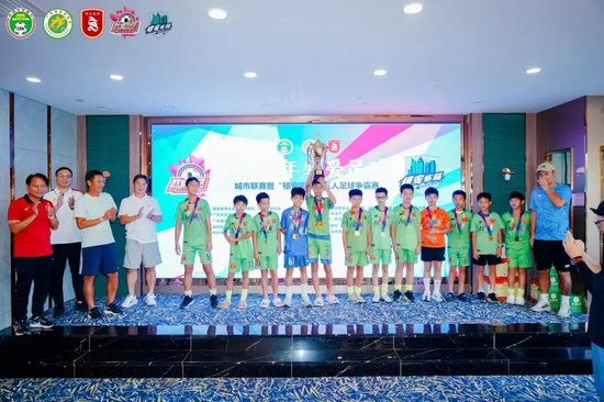 周穗安：未來將鋪設更多微型足球場，讓青少年“下樓即踢球”