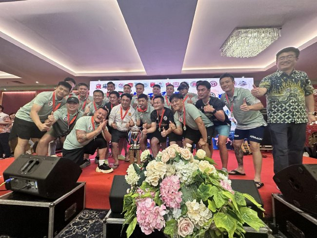 第五屆一帶一路華人華商足球邀請賽雅加達(dá)落幕 柬埔寨金邊龍之隊(duì)奪冠 第五屆一帶一路華人華商足球邀請賽雅加達(dá)落幕 柬埔寨金邊龍之隊(duì)奪冠
