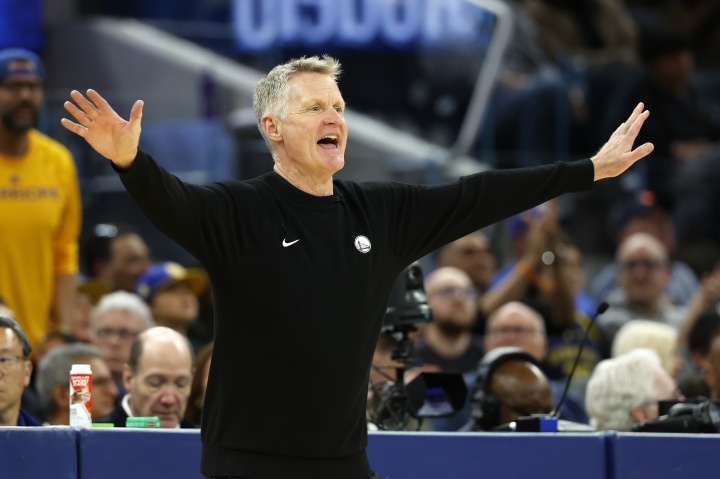 Shams：科爾曾考慮離開NBA，與拉科布會(huì)面后兩年頂薪留隊(duì)