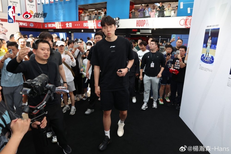楊瀚森北京見面會結(jié)束 發(fā)微博致謝教練與球迷 楊瀚森北京見面會結(jié)束 發(fā)微博致謝教練與球迷