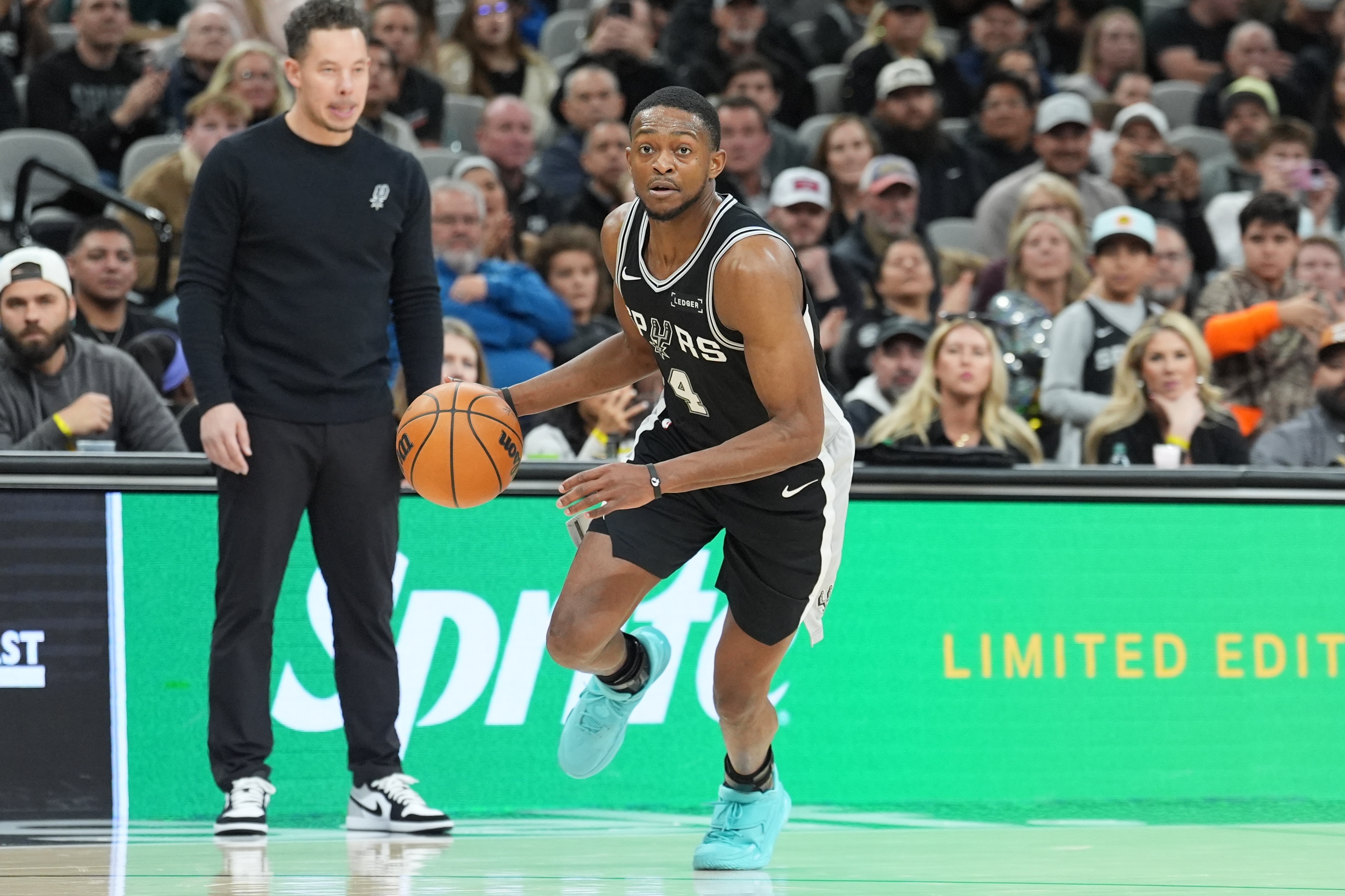 阿里納斯炮轟馬刺教練組：?？怂姑允г从谌狈Q勝戰(zhàn)術(shù)