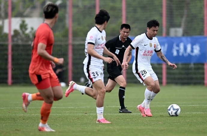 張琳芃頭槌劉祝潤爆射 海港2-1險勝賽更達(dá)晉級